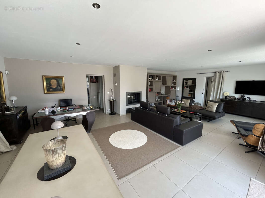 Maison à SAINT-QUENTIN-LA-POTERIE