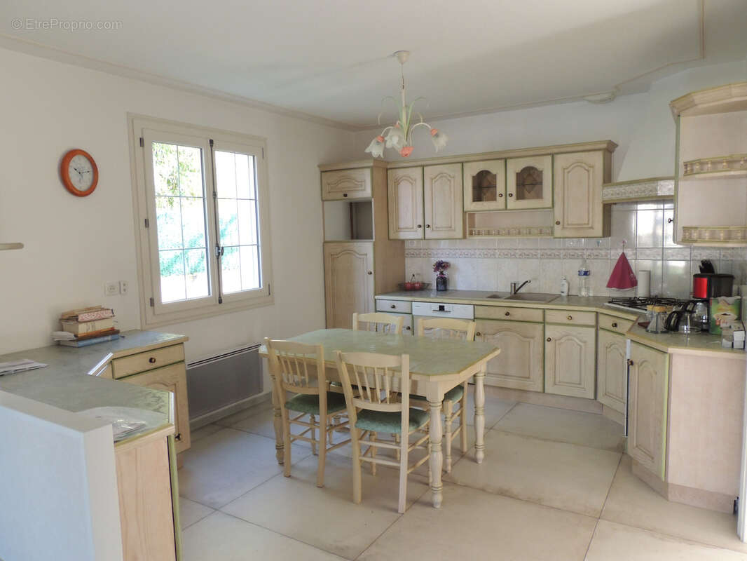 Maison à SAINT-MARTIN-DES-NOYERS