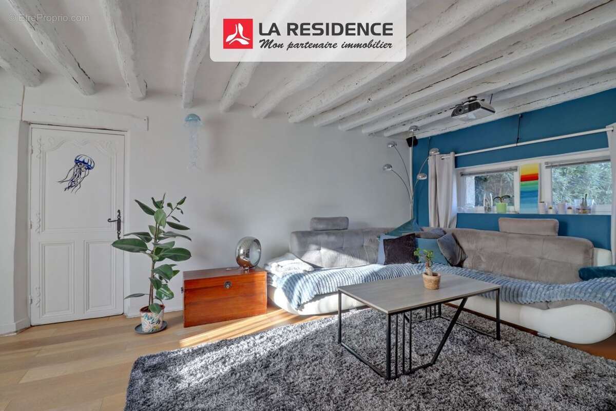 Maison 185 m² à Aulnay-Sur-Mauldre  - photo 2