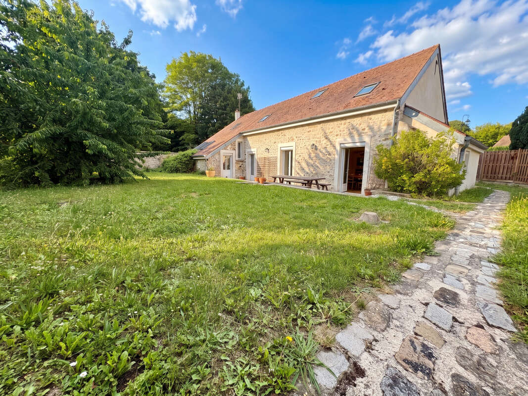 Maison en pierre à vendre à Cély-en-Bière - photo 2