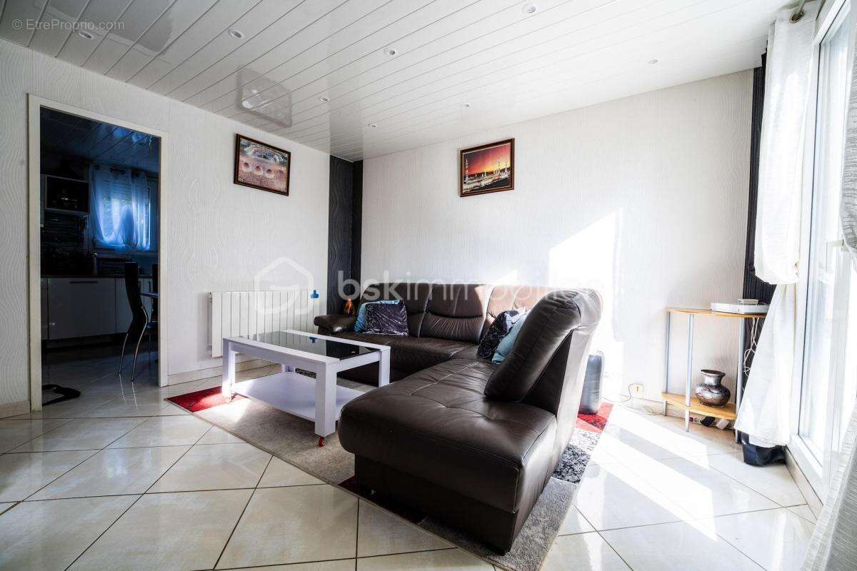 Maison 4 pièces avec jardin et garage - photo 4