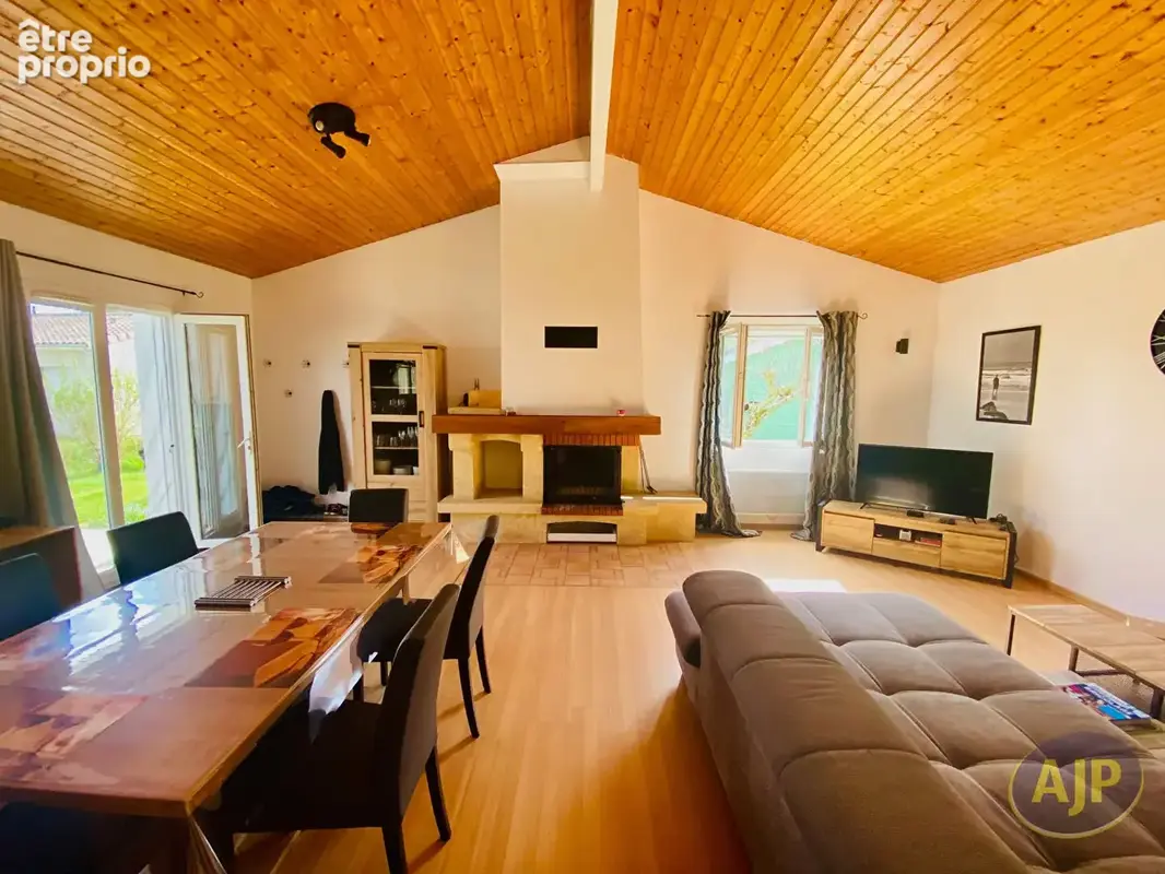 Maison T5 de 2001 sur 1300m2 de terrain clos ! - photo 9