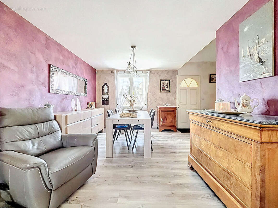 Maison à VER-LES-CHARTRES