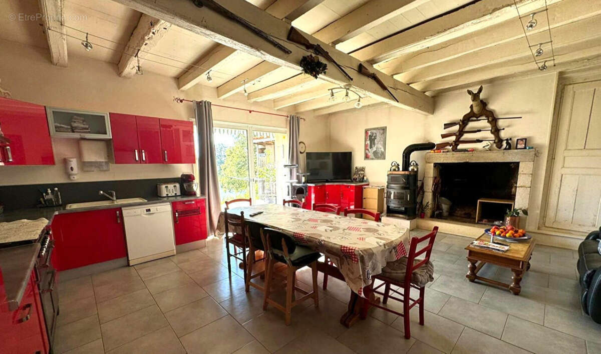 CUISINE - Maison à LE VIGEANT