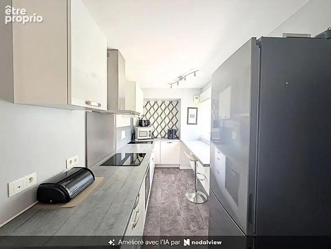 T4 duplex avec terrasse, vue sur espace vert et parking - photo 3