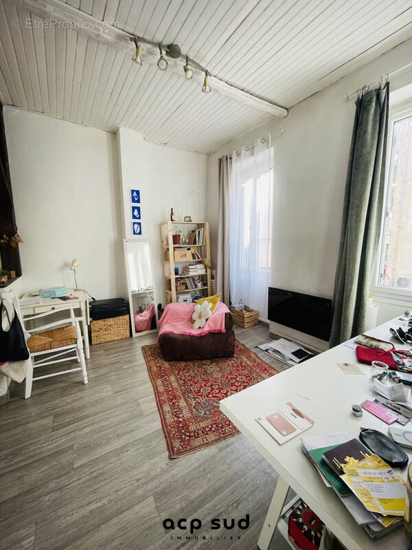 Appartement à MARSEILLE-5E