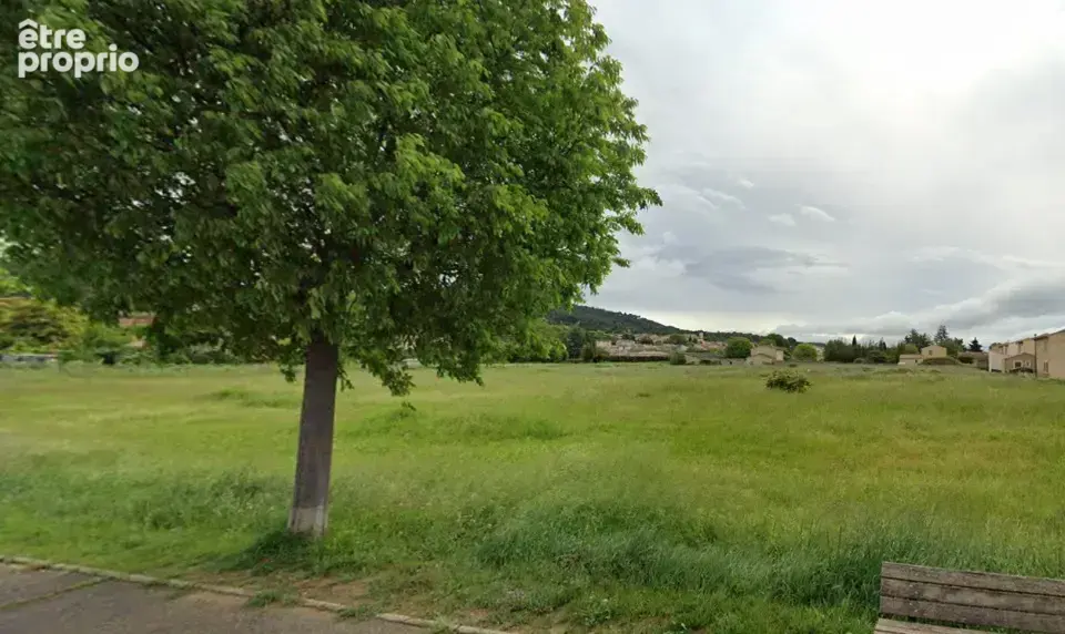 Photo Terrain à Villelaure au prix de 128 000€