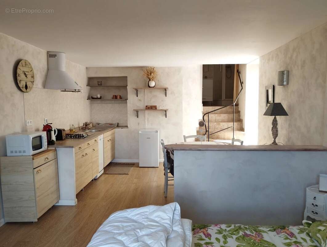 Appartement à COURSEGOULES