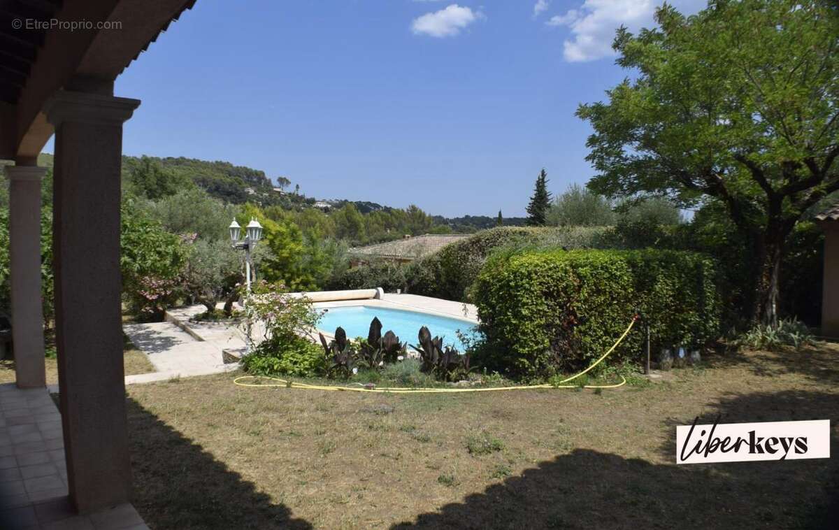 À vendre – Élégante propriété avec piscine et oliveraie à deux pas du magnifique village de Cotignac - photo 7
