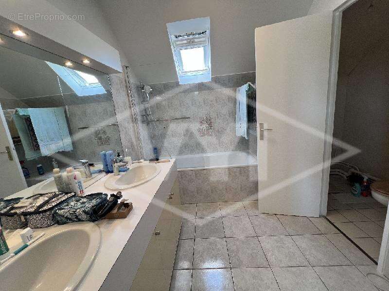 Maison 120 m² à Combs-La-Ville  - photo 6