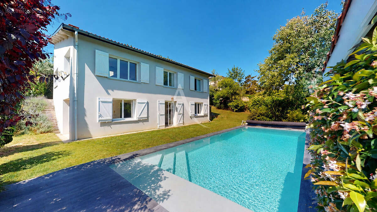 Maison 8 pièces de 200m² - photo 15