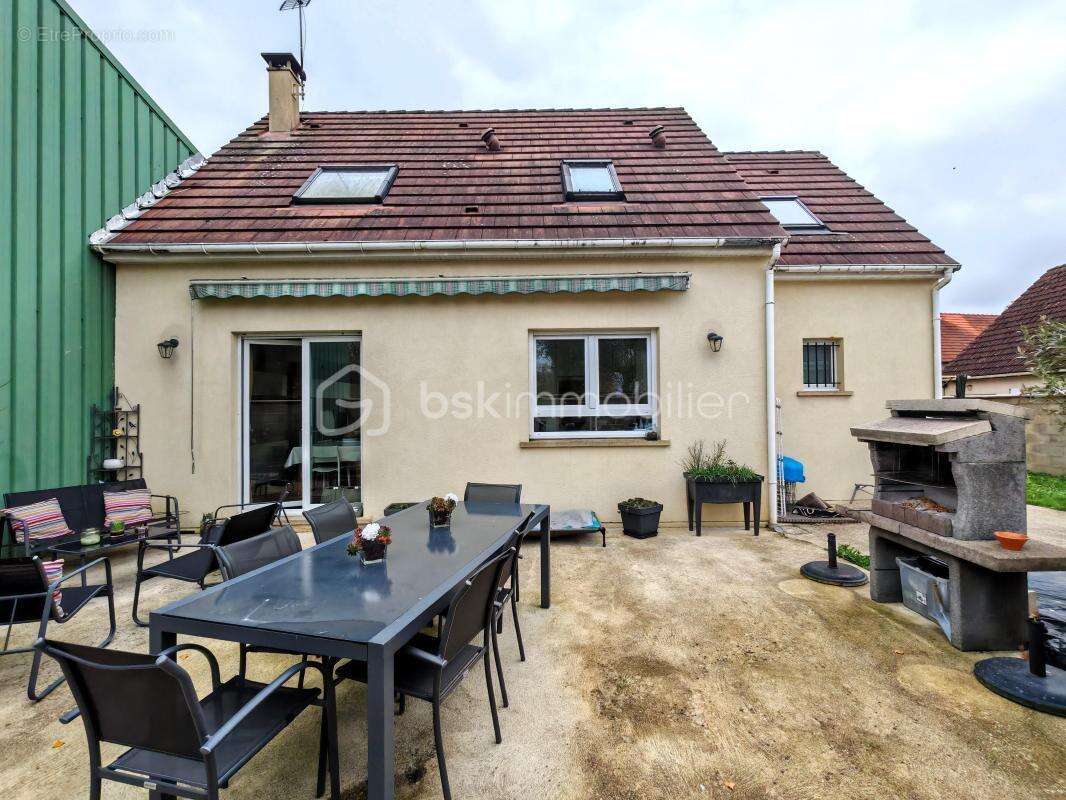 Maison à CHEVRU