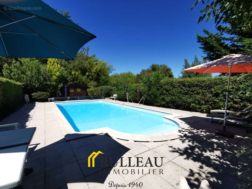 Maison à AMBARES-ET-LAGRAVE