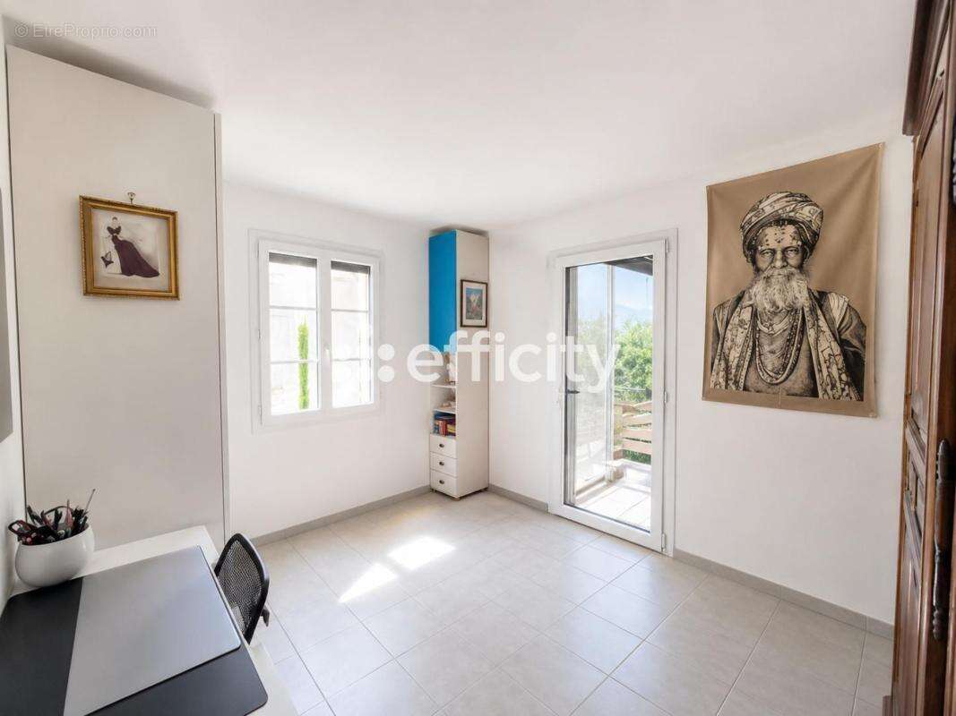 Maison 108 m² à Semussac  - photo 9