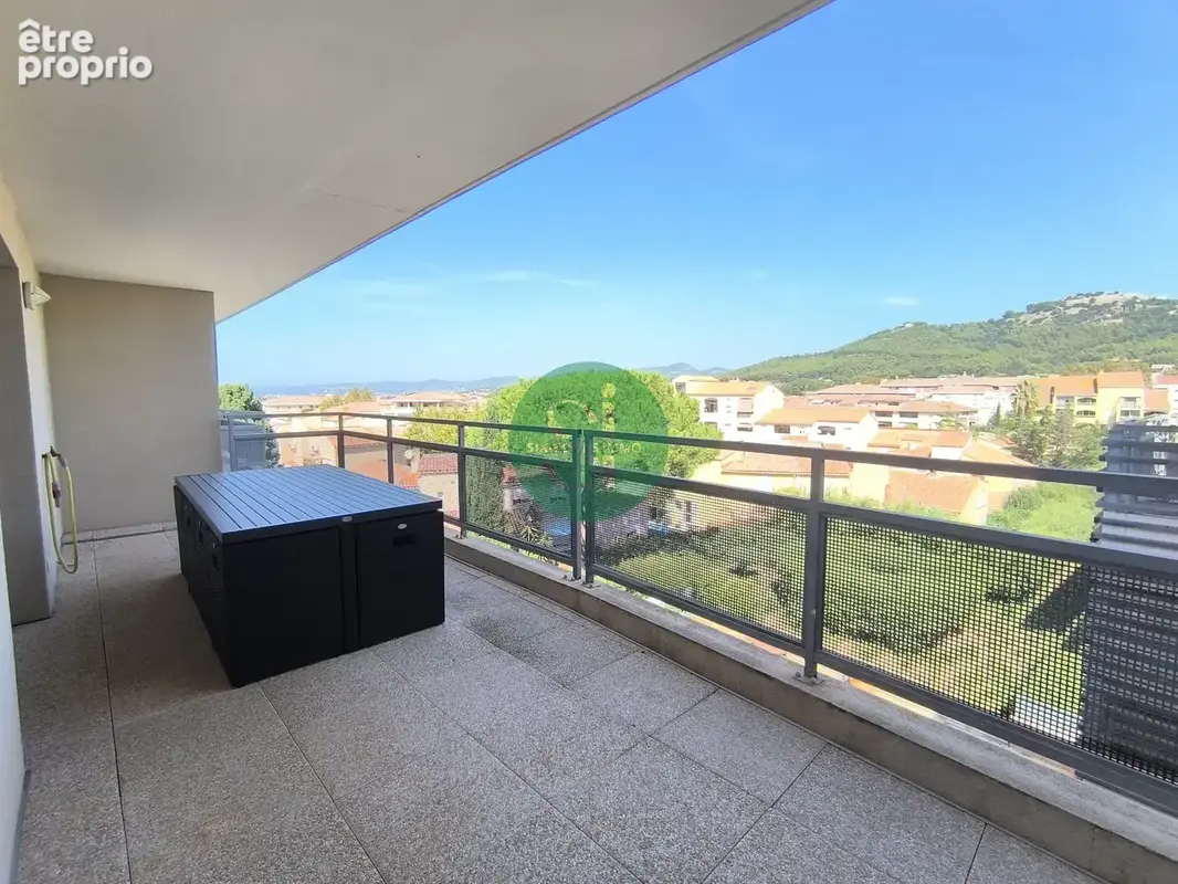 T3 64 m2 Dernier Étage — Vue Panoramique Six Fours Les Plages  & Fort — Terrasse 16 m2 & Parking - photo 4