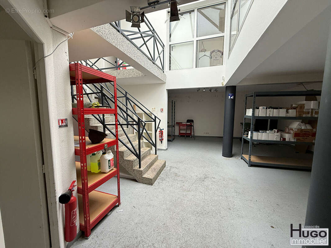 Bordeaux - secteur tondu- immeuble de bureaux r+1 148m² + terrasse de 26m²- possibilite 3 ou 4 lots... - photo 11