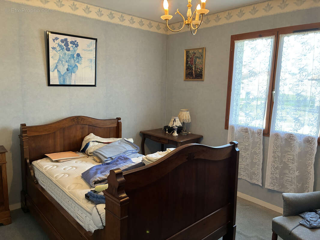 Maison à SAINT-MAGNE-DE-CASTILLON