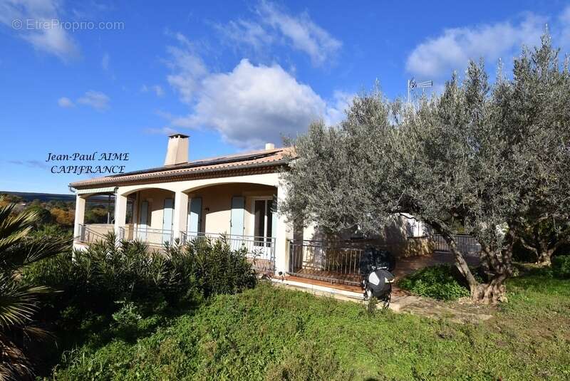 Maison à SAINT-JULIEN-DE-PEYROLAS