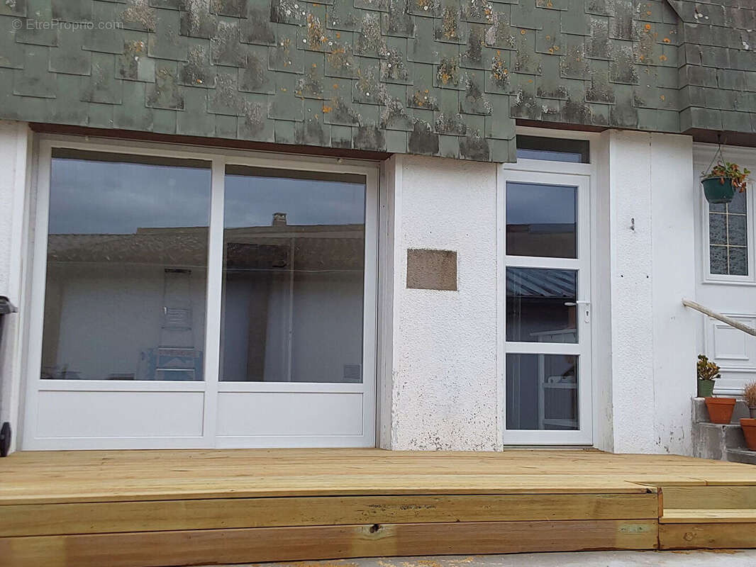 Appartement à DONVILLE-LES-BAINS