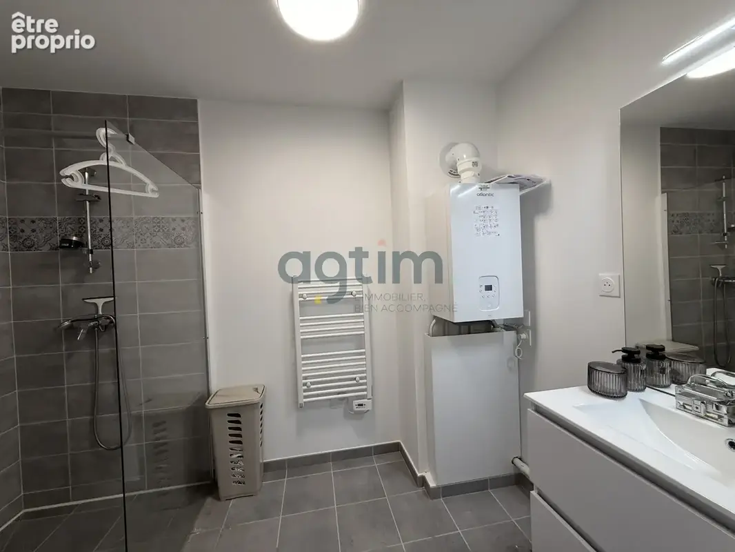 MONTAIGU CENTRE   Appartement T3 avec terrasse et parking - photo 5