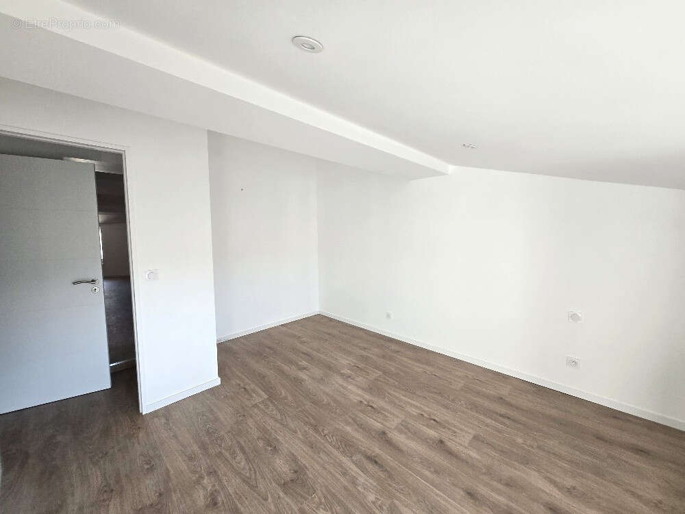 Appartement à CHAPONOST