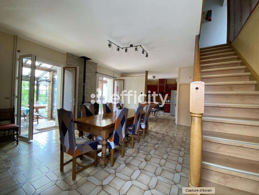 Maison 150 m² à Feurs  - photo 6