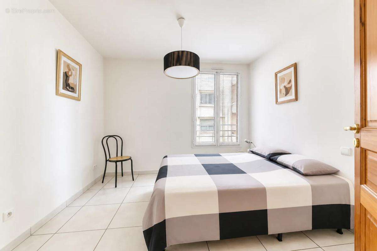 LYON 7 - Place JEAN MACE -Appartement T4 de 89 M2 - - photo 15