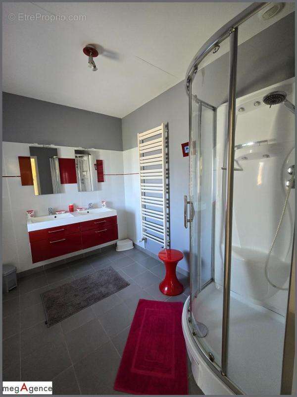 Maison à VILLEDIEU-LES-POELES