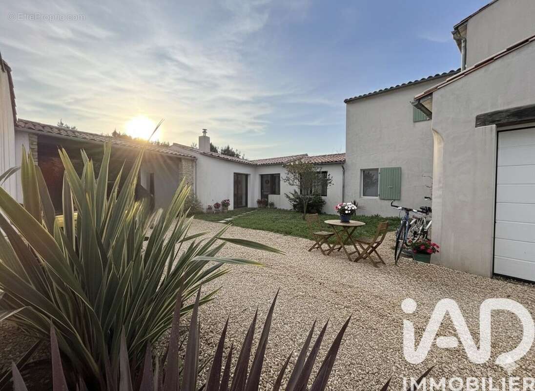 Photo 2 - Maison à LA FLOTTE