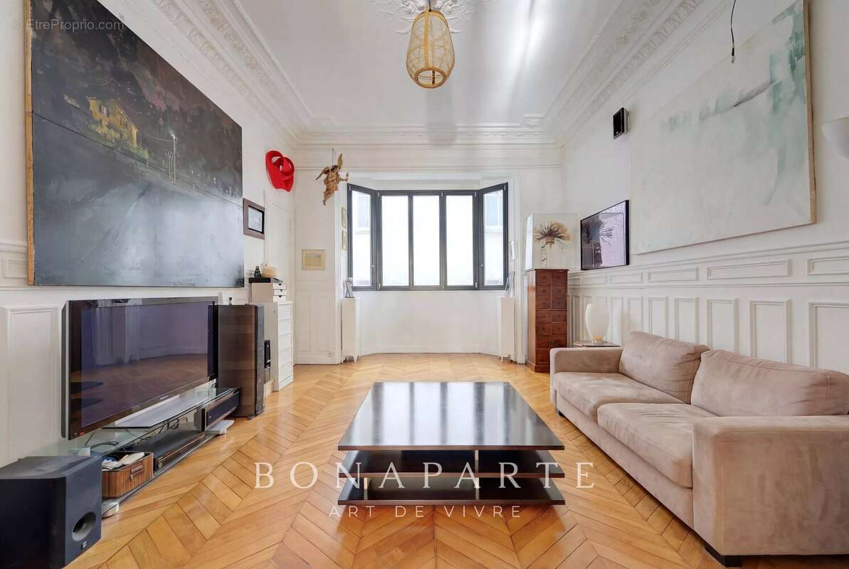 Appartement à PARIS-18E