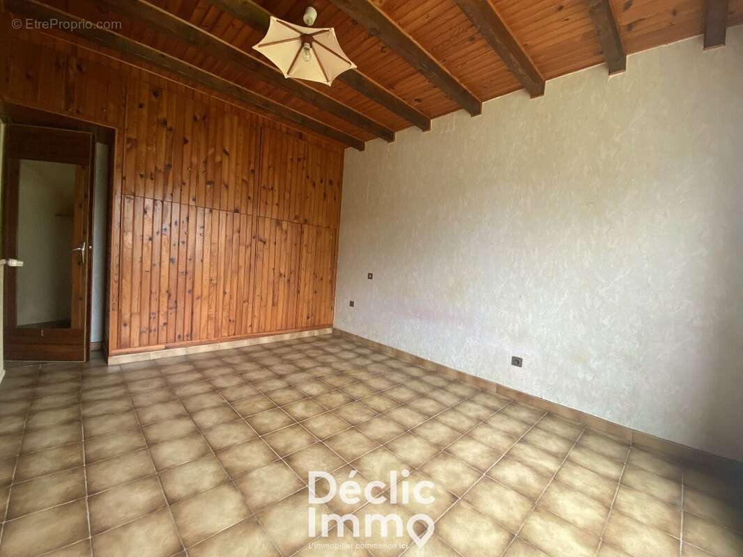Maison à FLEAC