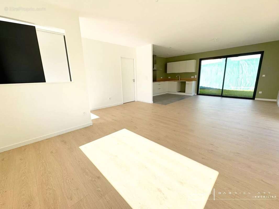Maison 96 m² à Preignan  - photo 3