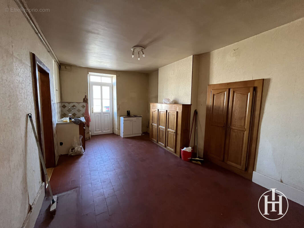 Maison à OUROUER-LES-BOURDELINS