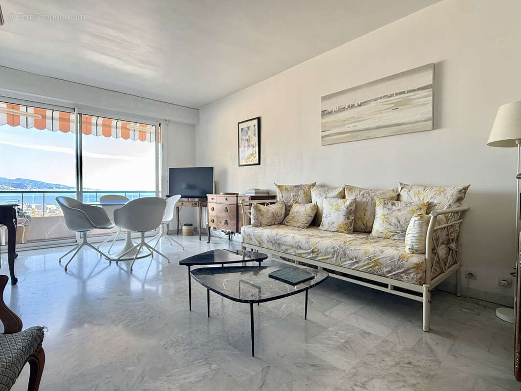 Appartement à ROQUEBRUNE-CAP-MARTIN