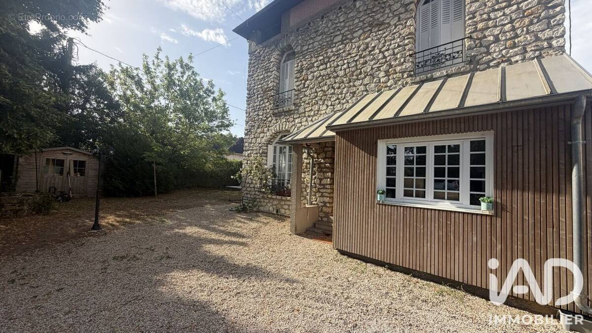 Photo 1 - Maison à VERT-SAINT-DENIS