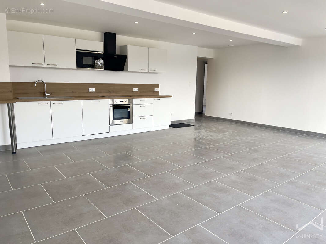 Appartement à SAINTE-CECILE-LES-VIGNES