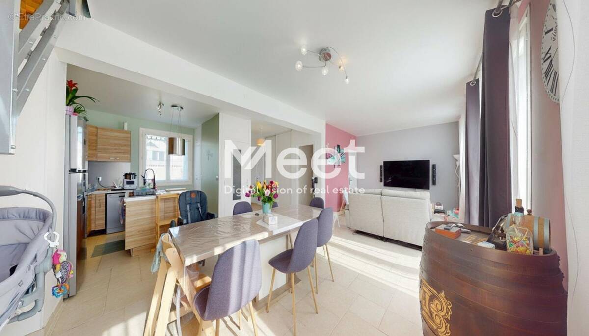 Maison à COULANGES-LA-VINEUSE