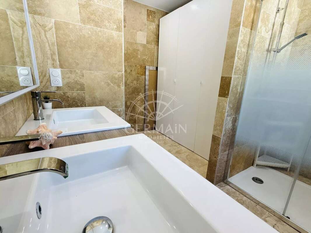 Maison à L'ISLE-SUR-LA-SORGUE