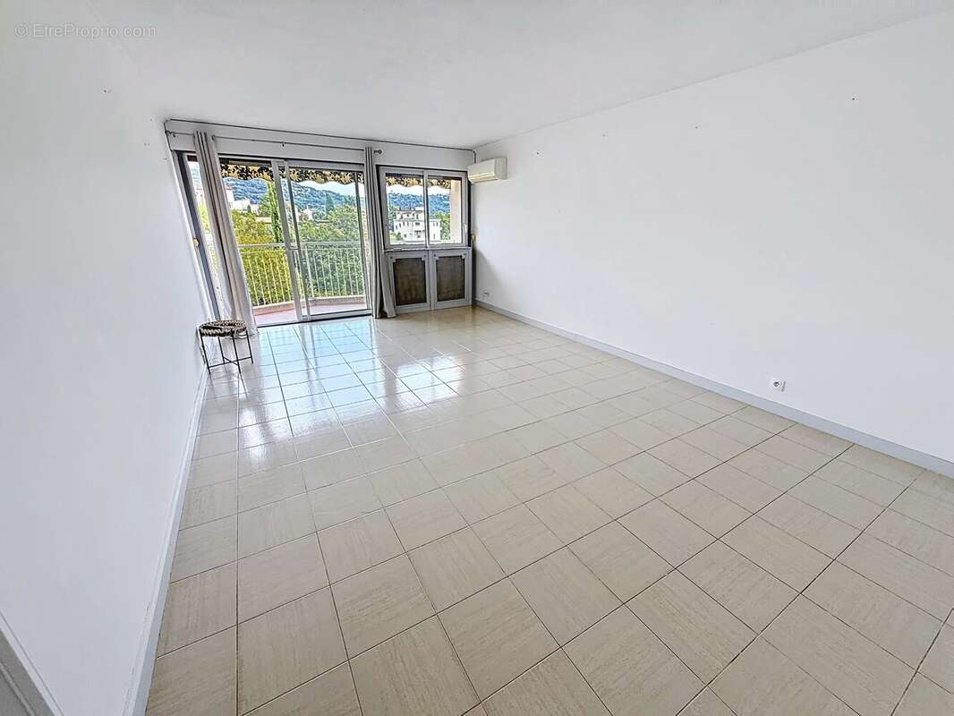 Tassigny grand 2/3 Pièces refait 2 Terrasses - photo 2
