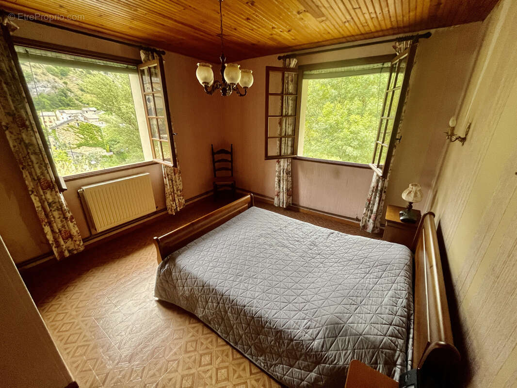 Grande maison familiale avec gîte indépendant, terrasses et jardin à Sainte-Colombe-sur-Guette - photo 40