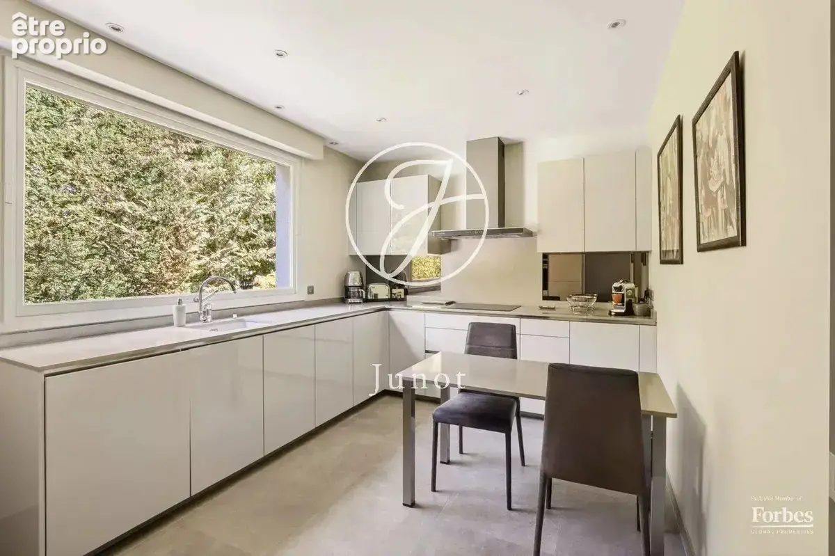Le Vésinet - CHARMETTES - Maison - 5 chambres - 207m² - Terrain de 757m². - photo 11