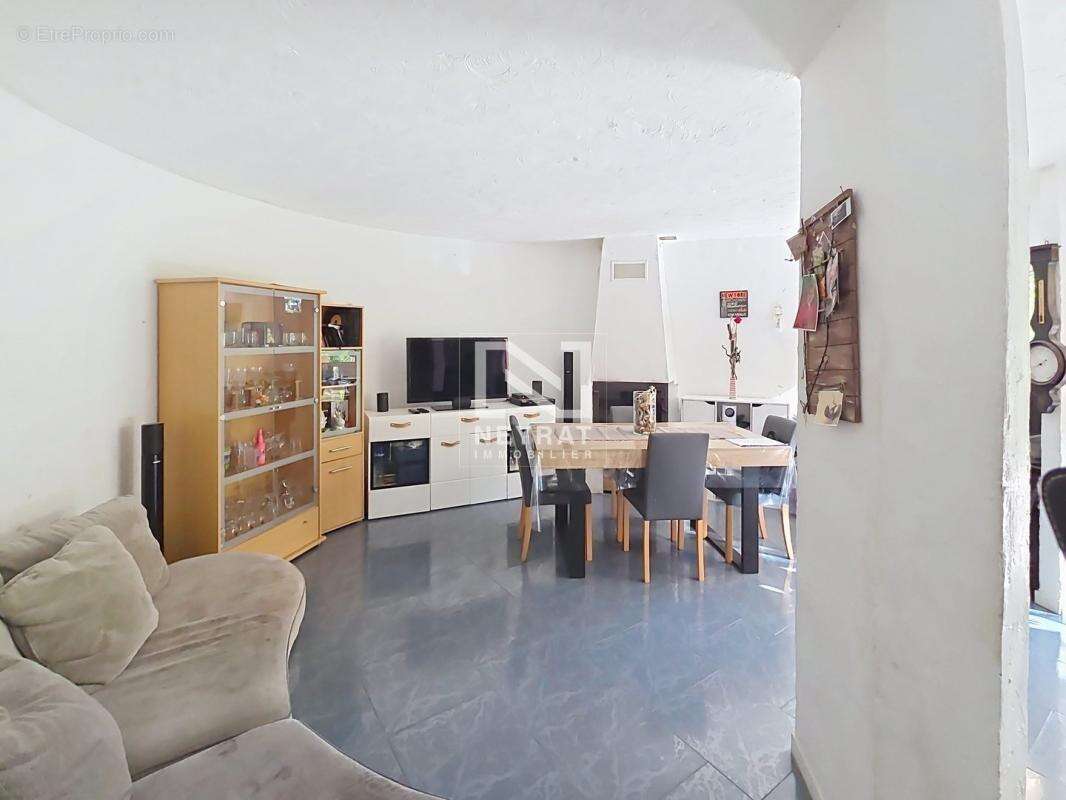 Appartement à SAINT-PAUL-EN-FORET