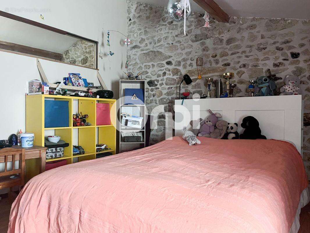 Maison à SAINT-LAURENT-DE-LA-PREE