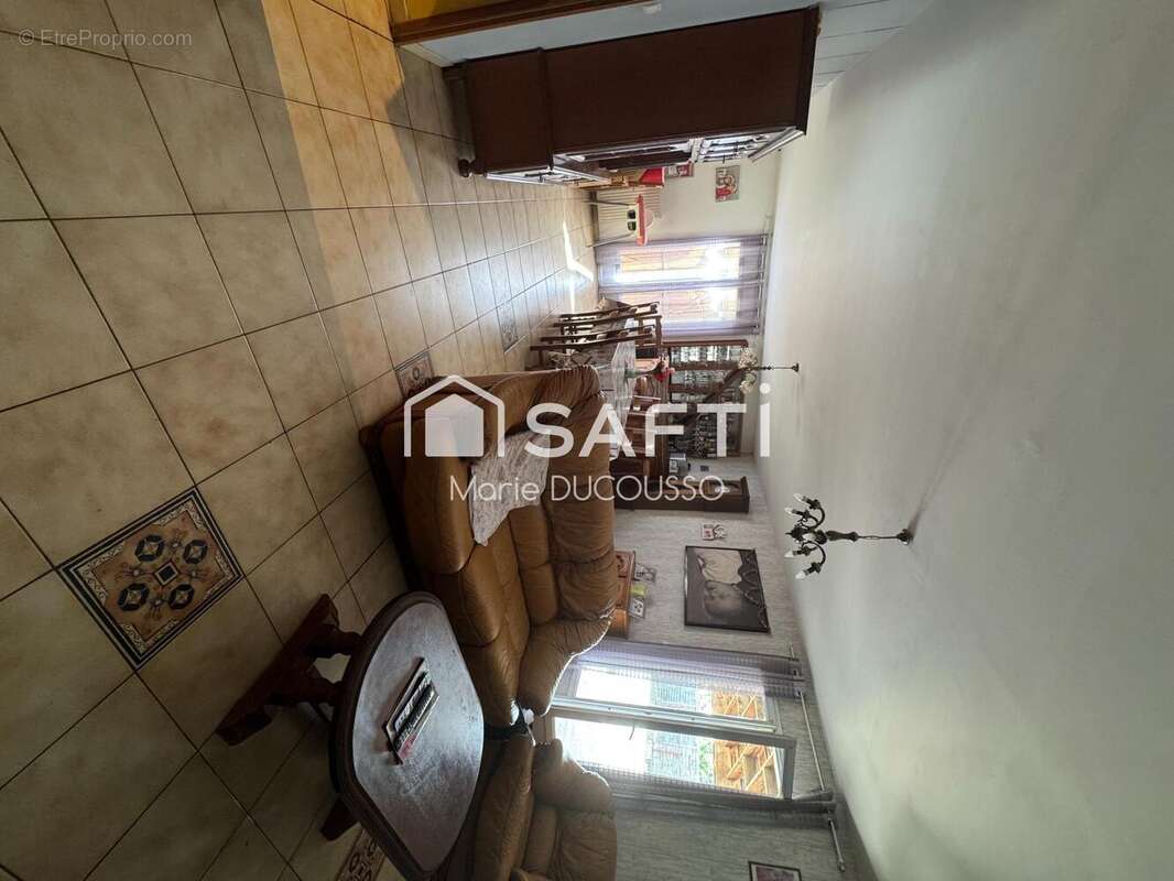 Maison 229 m² à Saint-Magne-De-Castillon  - photo 6