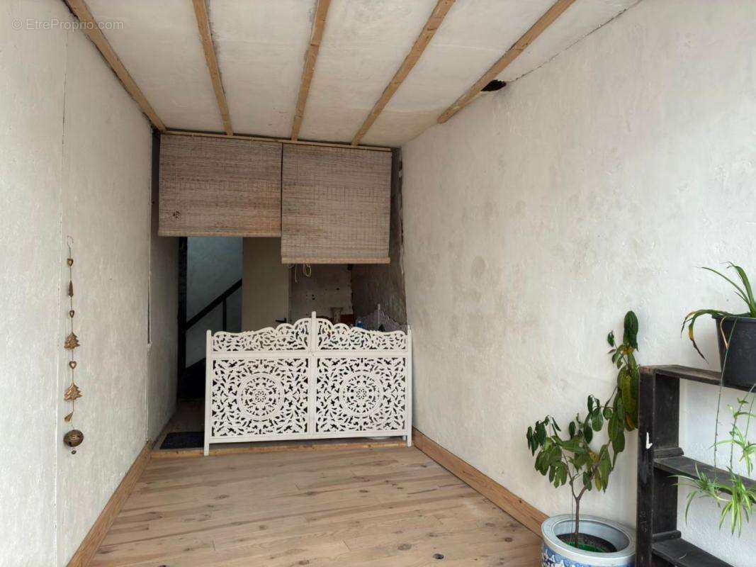 Maison à SAINT-LEONARD-DE-NOBLAT