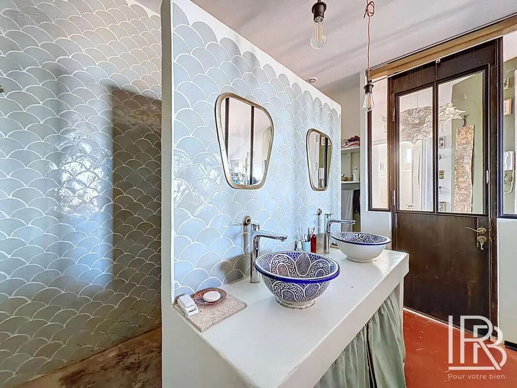 Appartement à MARSEILLE-6E