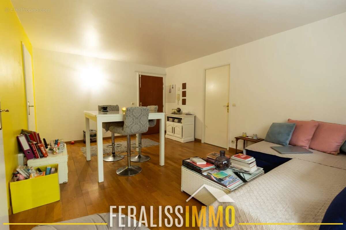 Appartement à COURDIMANCHE