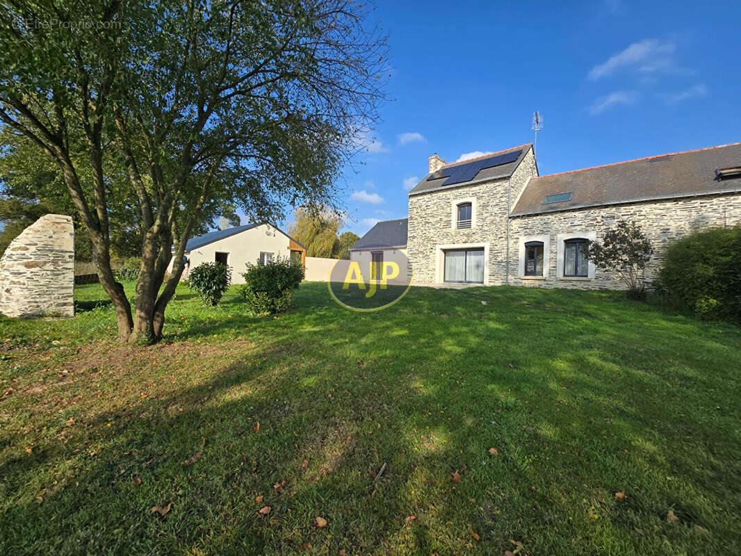 Maison à CONQUEREUIL