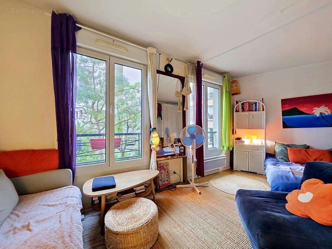 Appartement à LES LILAS