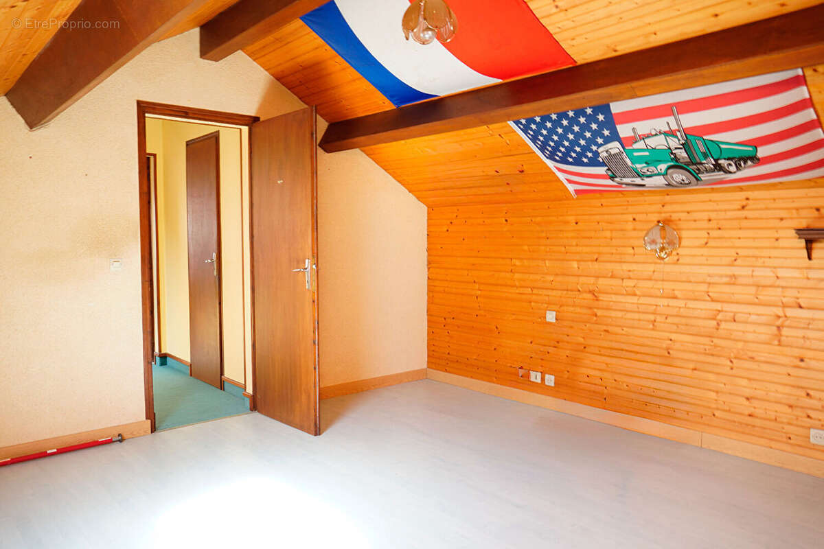 Maison avec appartement et sous sol total - photo 9